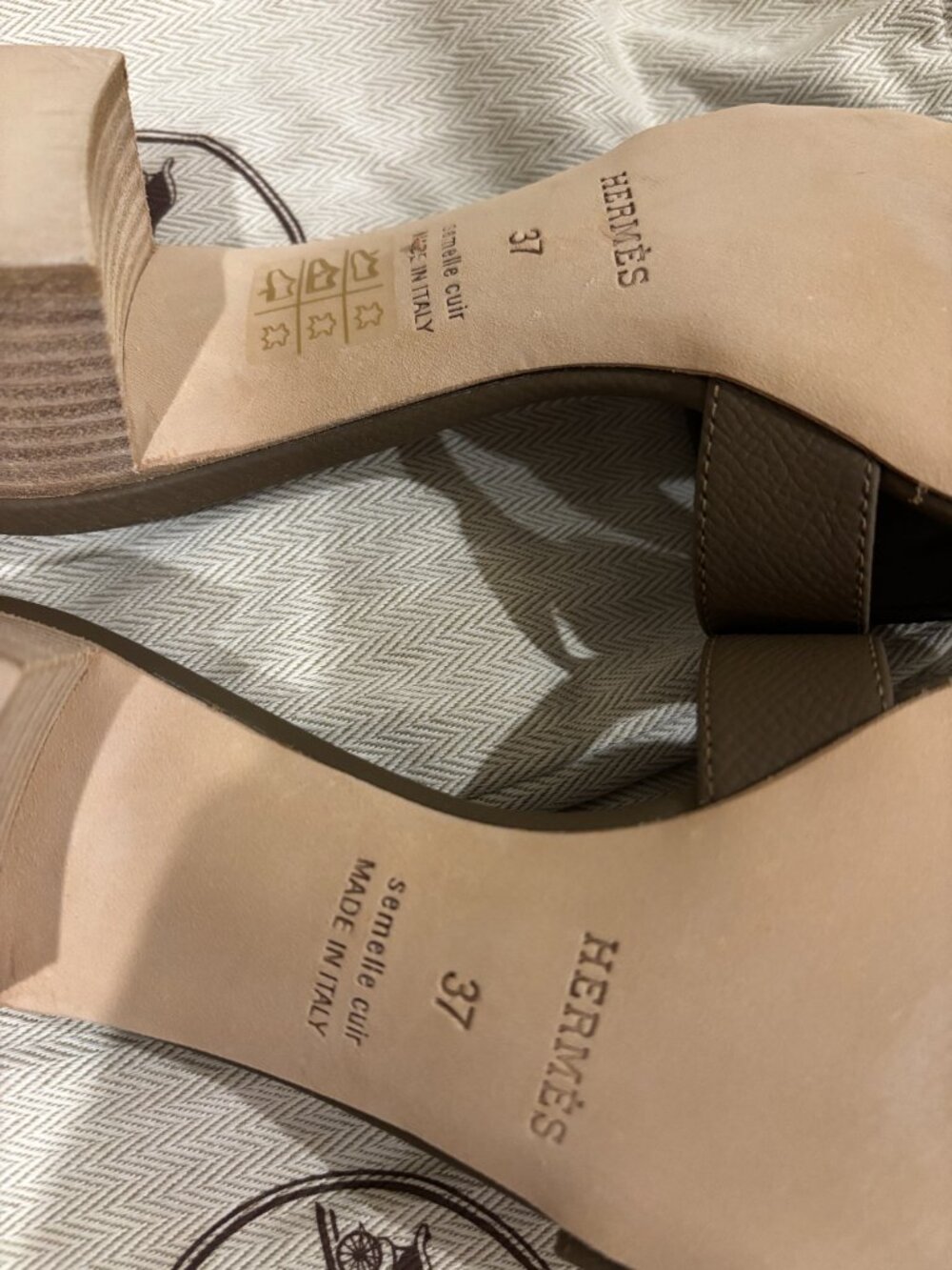 NEW Hermes Oasis Oran Sandals Sz 37/6.5 Etoupe Leather Brown Taupe - Picture 9 of 9